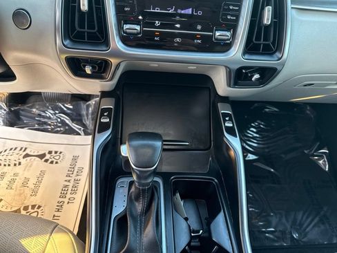Used 2023 Kia Sorento S w/ Panoramic Sunroof Package FWD image 19