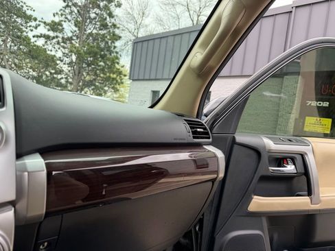 Used 2015 Toyota 4Runner Limited AWD/4WD image 31