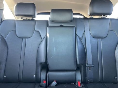 Used 2024 Kia Sorento S image 34