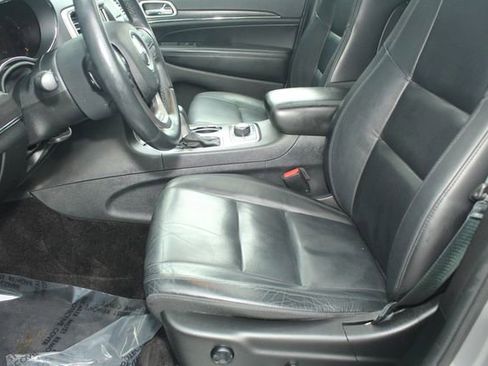 Used 2018 Jeep Grand Cherokee Limited image 22