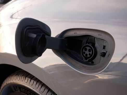 Used 2022 Chrysler Pacifica Limited w/ Uconnect Theater Family Group image 36