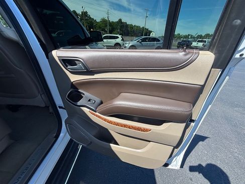 Used 2016 Chevrolet Suburban LTZ AWD/4WD image 27