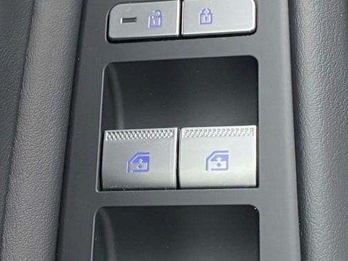 Used 2025 Genesis GV80 2.5T image 28