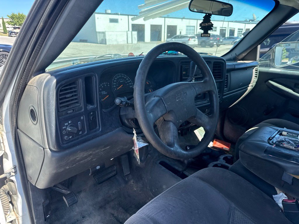 Used 2005 Chevrolet Silverado 2500 W/T w/ Skid Plate Package AWD/4WD image 12