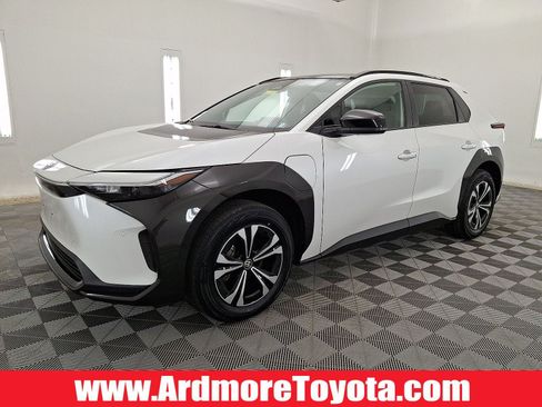 Used 2024 Toyota bZ4X FWD image 1