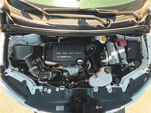 Used 2020 Chevrolet Sonic LT image 23