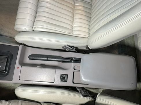 Used 1991 Ford Mustang LX RWD image 34