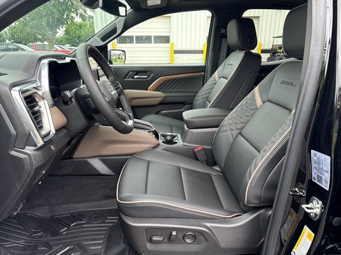 New 2026 GMC Canyon Denali AWD/4WD image 12