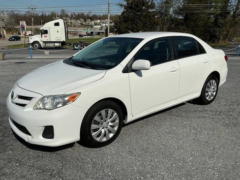 Used 2012 Toyota Corolla LE image 2