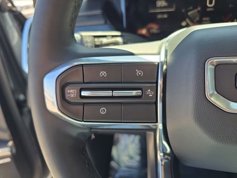 Certified 2025 GMC Acadia Elevation FWD image 25
