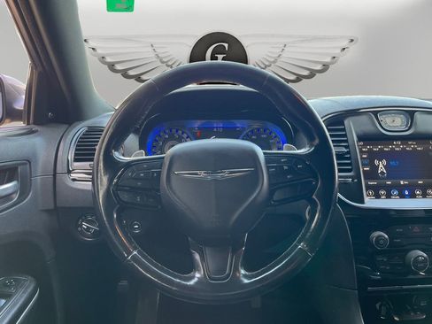 Used 2019 Chrysler 300 S image 12