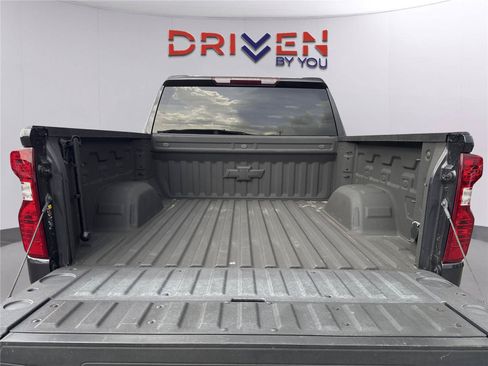 Used 2024 Chevrolet Silverado 1500 Custom Trail Boss w/ Dark Appearance Package AWD/4WD image 34
