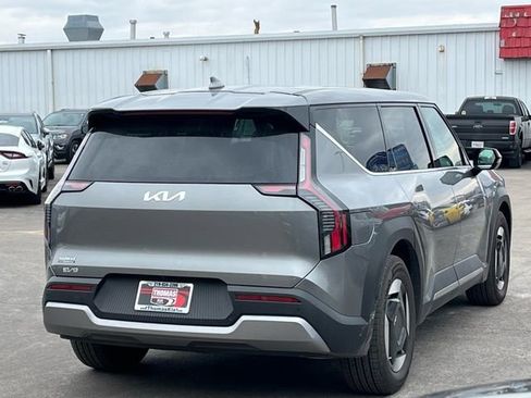 Certified 2024 Kia EV9 Light image 14