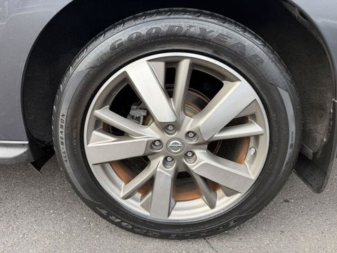 Used 2014 Nissan Pathfinder Platinum AWD/4WD image 9