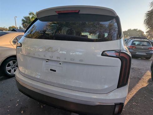 Used 2025 Kia Telluride EX image 10