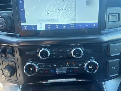 Used 2021 Ford F150 Platinum w/ FX4 Off-Road Package image 28