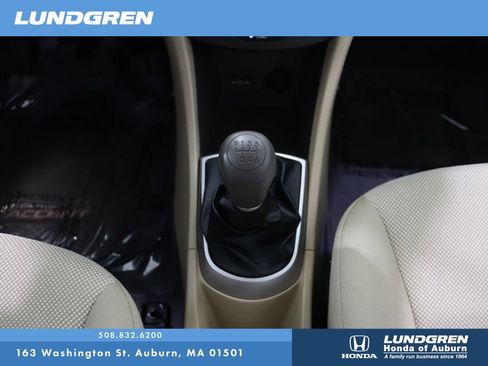 Used 2012 Hyundai Accent GLS w/ Comfort Pkg 2 FWD image 23