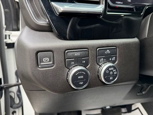 Certified 2025 GMC Sierra 1500 Elevation image 17