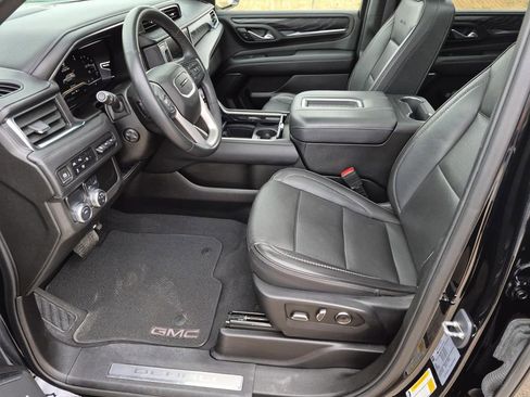 Used 2023 GMC Yukon Denali image 13