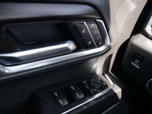 Used 2025 GMC Sierra 2500 Denali AWD/4WD image 17