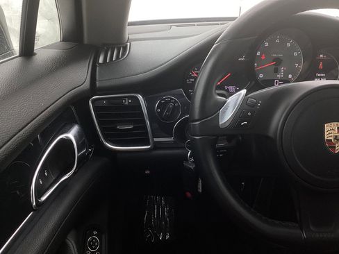 Used 2013 Porsche Panamera S image 30