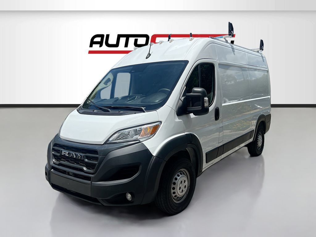 Used 2024 RAM ProMaster 2500 w/ Convenience Group FWD image 3