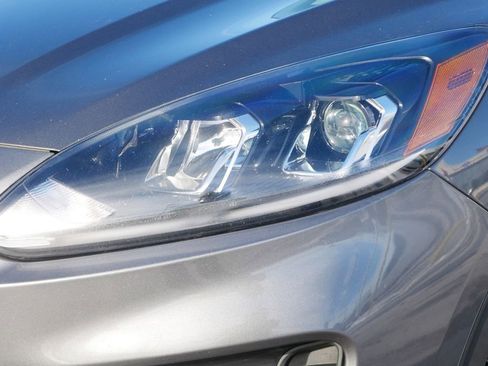 Used 2021 Ford Escape SE image 5