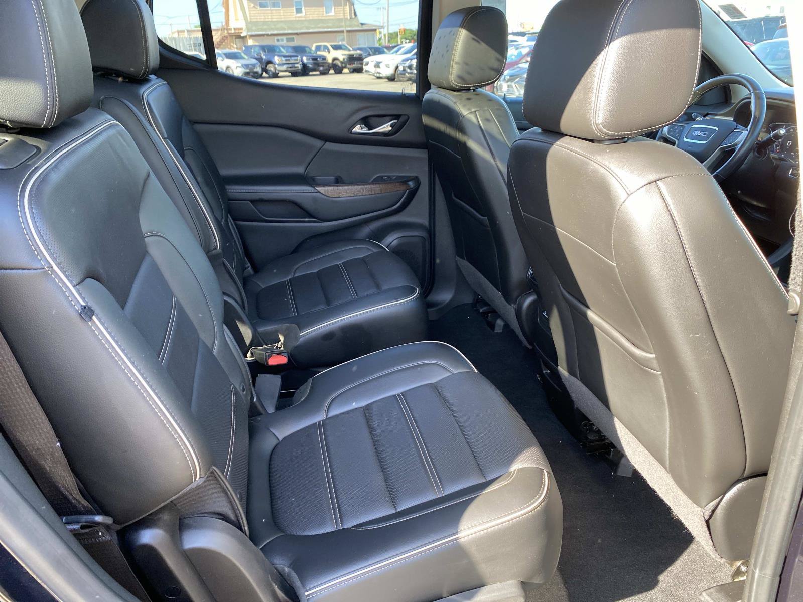 Used 2021 GMC Acadia Denali w/ Denali Ultimate Package AWD/4WD image 24
