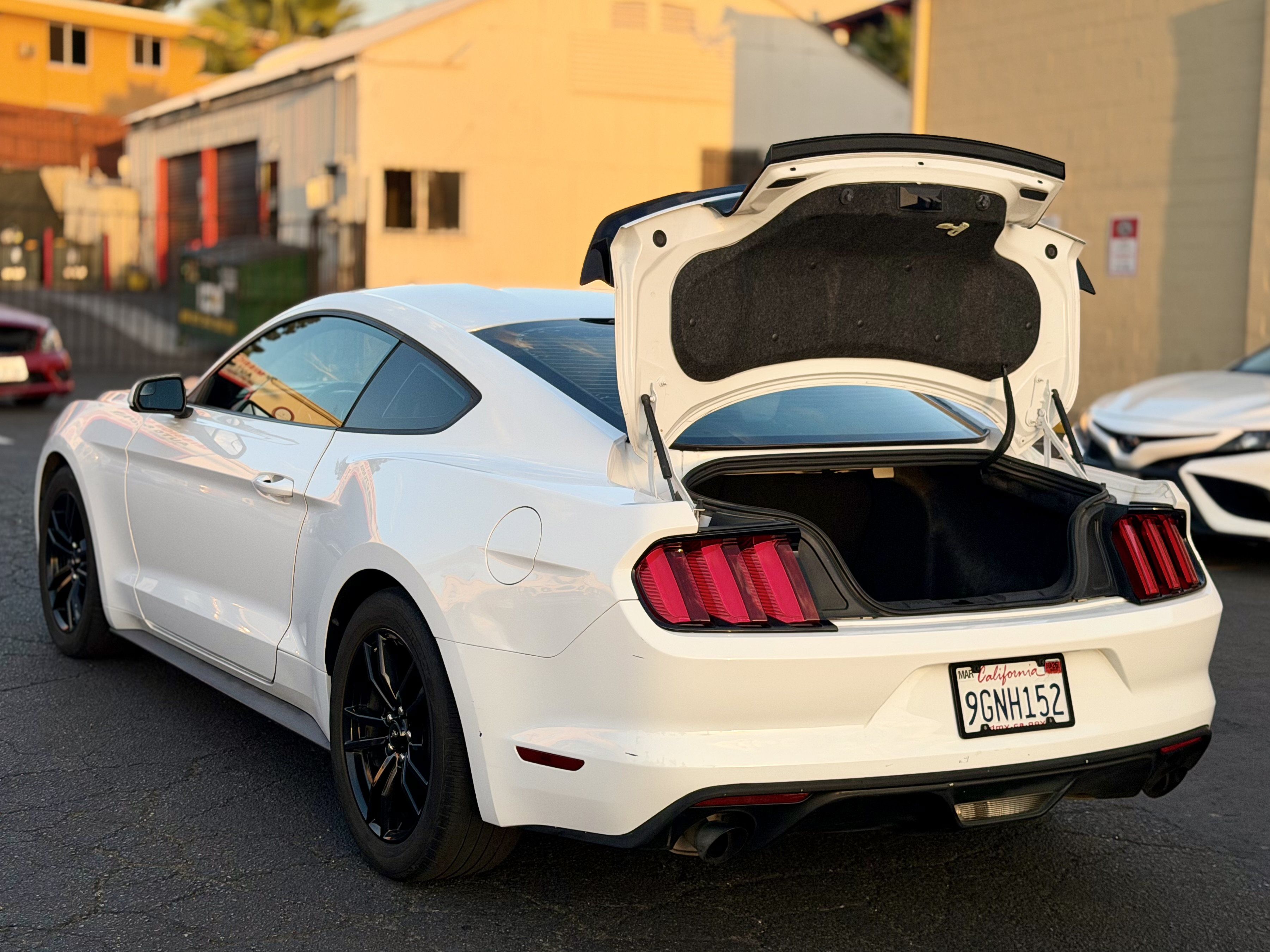 Used 2017 Ford Mustang Coupe RWD image 9