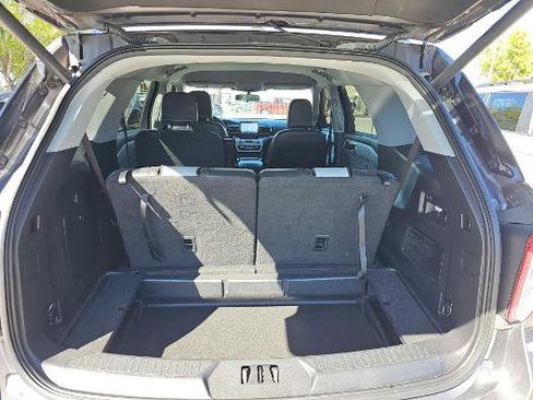 Used 2021 Ford Explorer XLT w/ Equipment Group 202A image 6