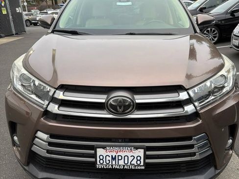 Used 2018 Toyota Highlander Limited Platinum AWD/4WD image 1