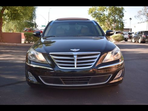 Used 2013 Hyundai Genesis 3.8 w/ Technology Pkg RWD image 8