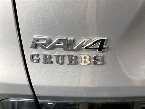Used 2024 Toyota RAV4 SE image 41