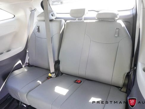 Used 2024 Toyota Sienna XLE image 41