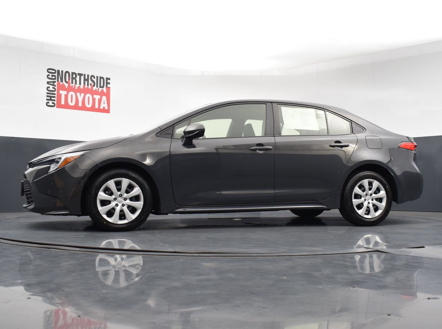 Used 2025 Toyota Corolla LE FWD image 24