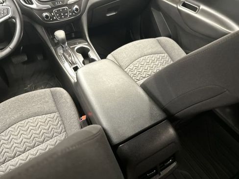 Used 2022 Chevrolet Equinox LT image 25