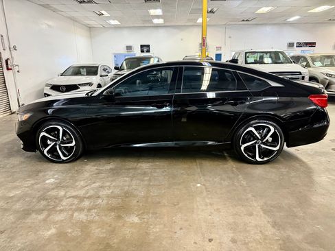 Used 2018 Honda Accord Sport image 8