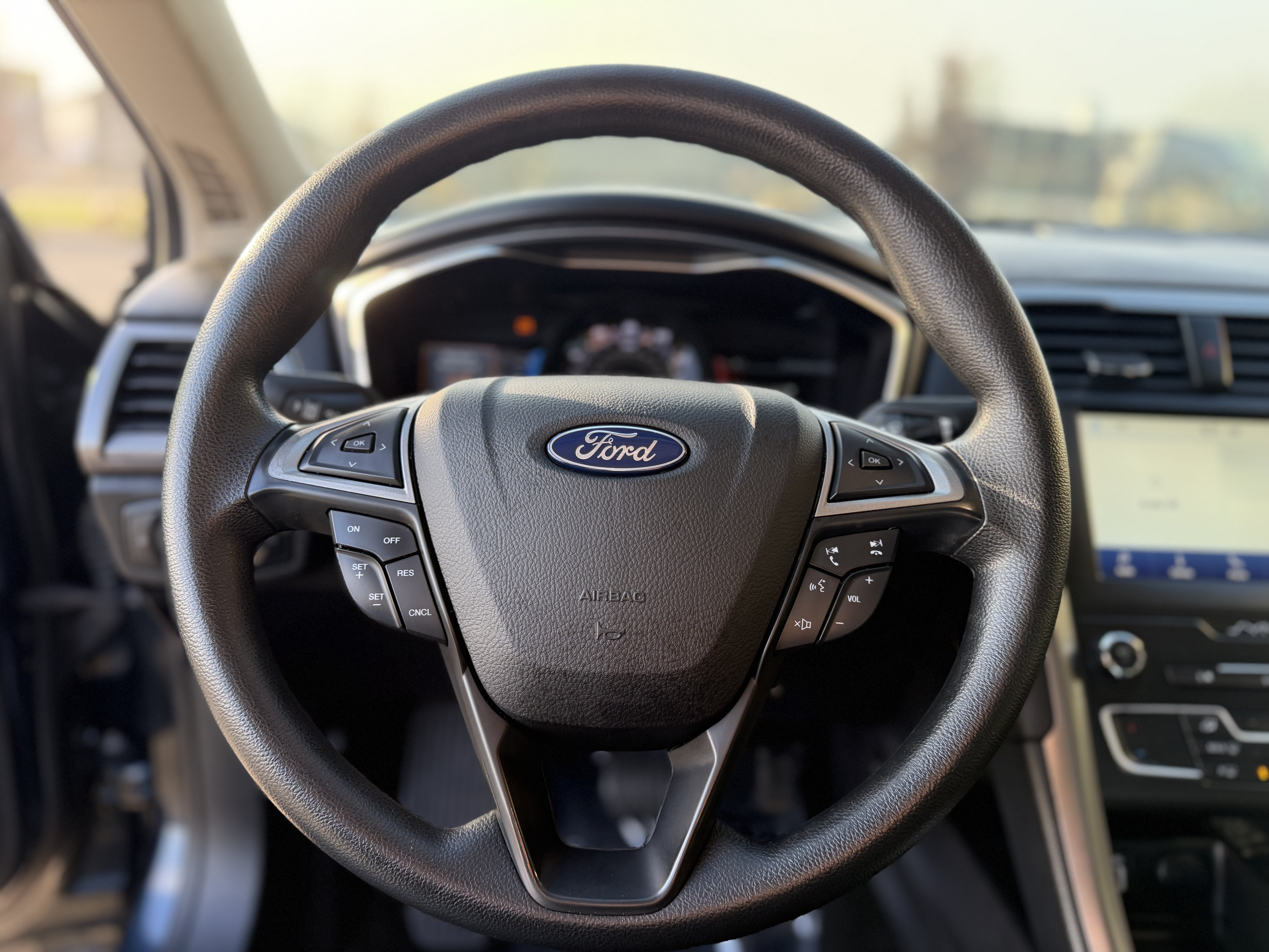 Used 2020 Ford Fusion SE FWD image 10