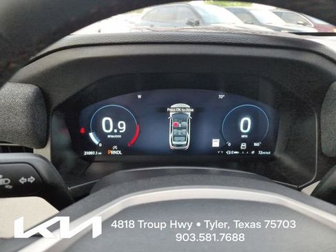 Used 2025 Ford Explorer Active RWD image 36