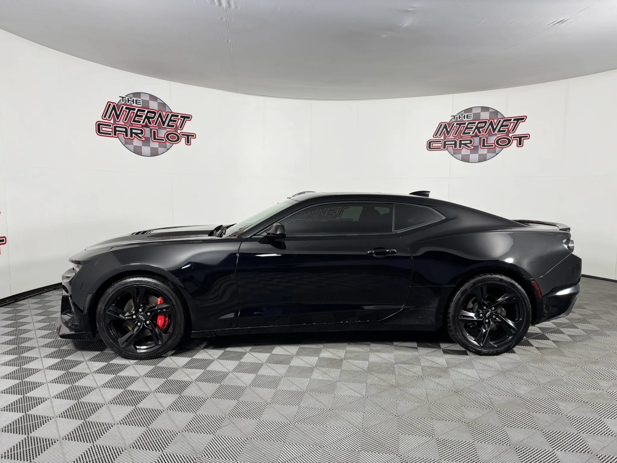 Used 2023 Chevrolet Camaro LT w/ RS Package RWD image 4
