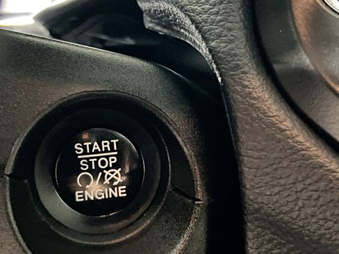 Used 2018 Jeep Compass Latitude w/ Cold Weather Group image 24