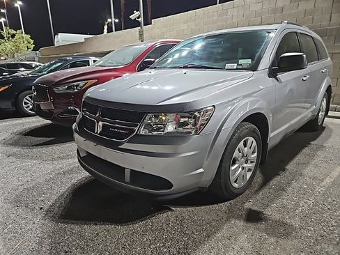 Used 2018 Dodge Journey SE w/ Mopar All Weather Group image 1