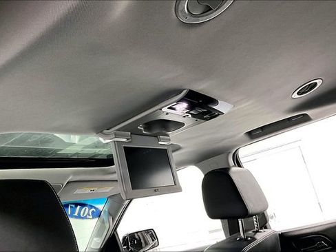 Used 2017 Chevrolet Suburban LT image 34