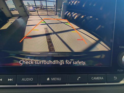 Used 2023 Nissan Rogue SV image 24