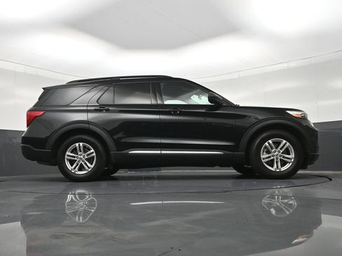 Used 2021 Ford Explorer XLT RWD image 29