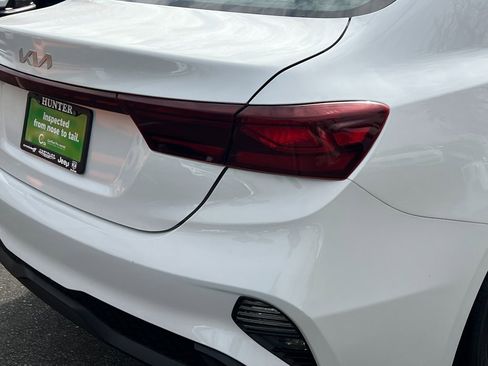 Used 2023 Kia Forte LXS w/ LXS Technology Package image 19