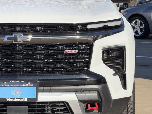 Used 2024 Chevrolet Traverse Z71 image 9