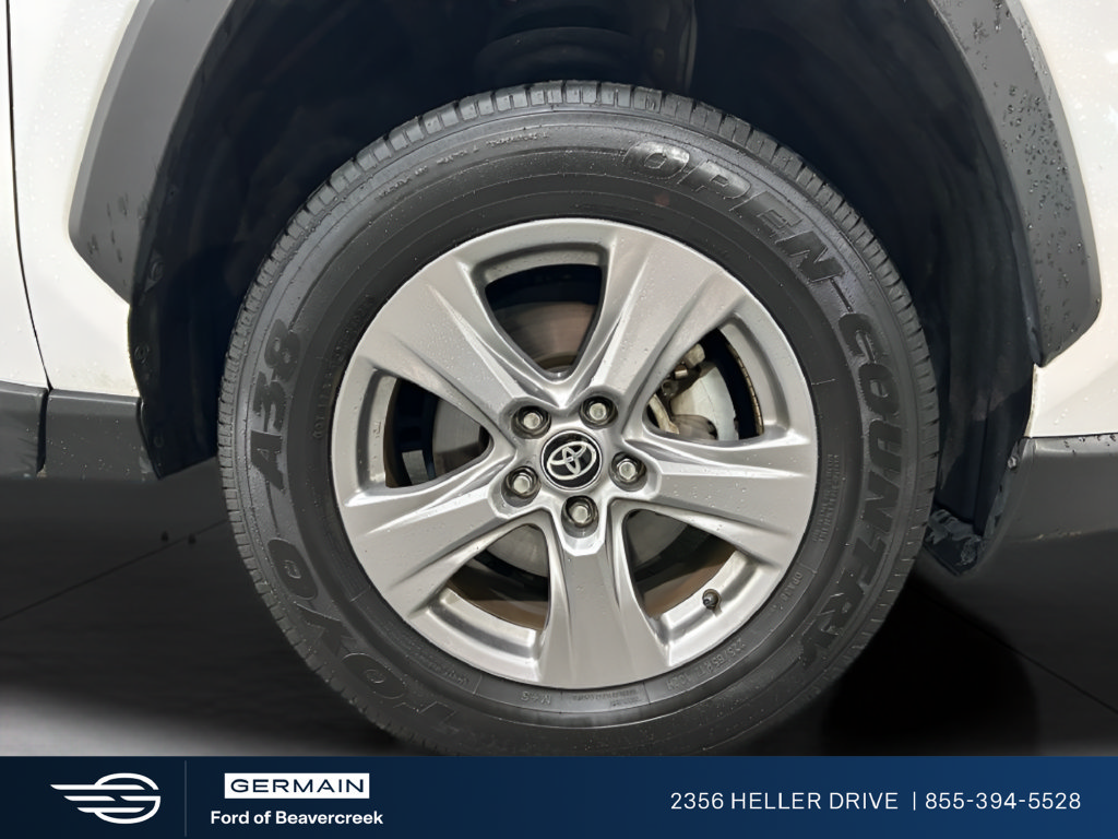Used 2025 Toyota RAV4 XLE AWD/4WD image 25