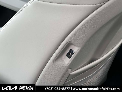 New 2025 Kia Sorento S image 28