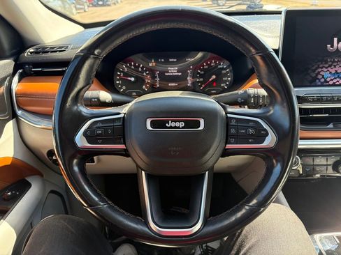 Used 2022 Jeep Compass Limited image 18